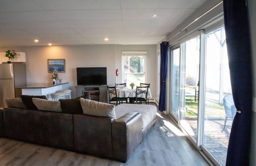 Conning Towers Nautilus Park Apartment | Waterfront Home with a View