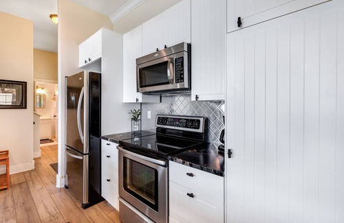 Waldport House | Waterfront home with amazing views & hot tub - public water access 1 mile away