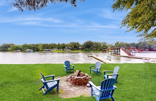 Enchanted Oaks House | Waterfront home with paddleboards, kayaks, grill, firepit, W/D, and jetted tub