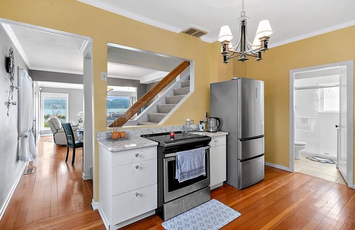 Burley House | Waterfront home with a firepit, kayaks, grill, & a private washer/dryer