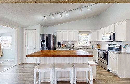 West Livingston House | Waterfront home with private deck, washer & dryer, and internet
