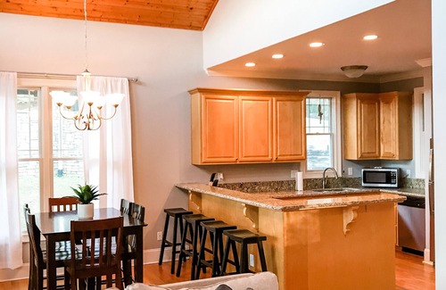 Dadeville House | Waterfront house, Minutes to Auburn, Boat slip.
