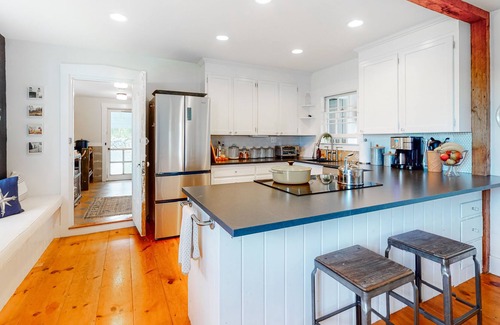 Tenants Harbor House | Waterfront house steps from the water with amazing views - dog-friendly