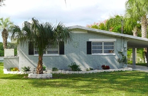 Grand View Park House | Waterfront House sleeps 6