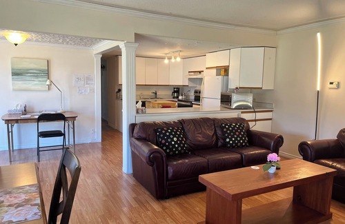 Castlegar House | Waterfront house with amazing views and large yard