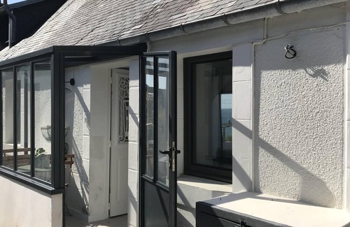Landeda House | Waterfront house with large terrace on the port of Aber Wrach 4 pers