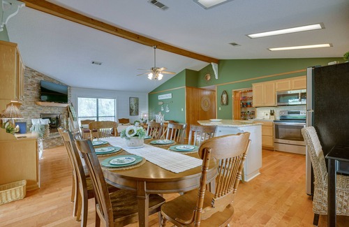 Oakhurst House | Waterfront Huntsville Home w/Private Dock & Spa