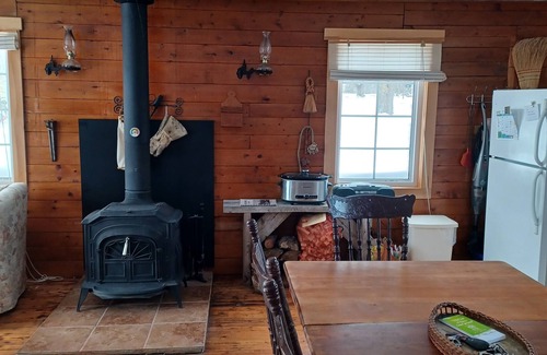 Kingsport Cabin | Waterfront Kingsport Cabin