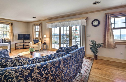St. Albans House | Waterfront Lake Champlain Home w/ Fire Pit!