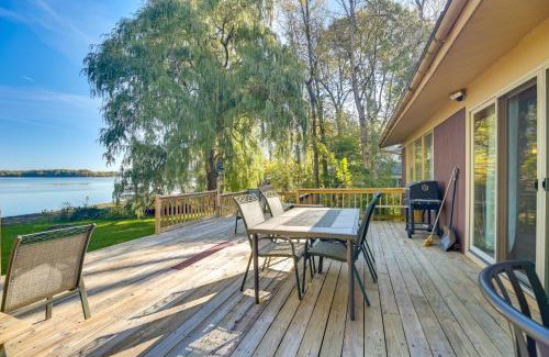 North Hero House | Waterfront Lake Champlain Home with Spacious Deck!