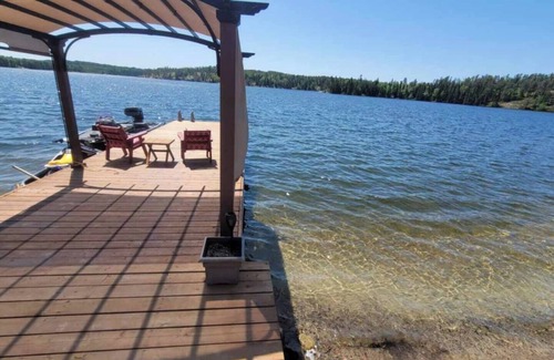 Northern Ontario House | Waterfront Lake House Log Cabin