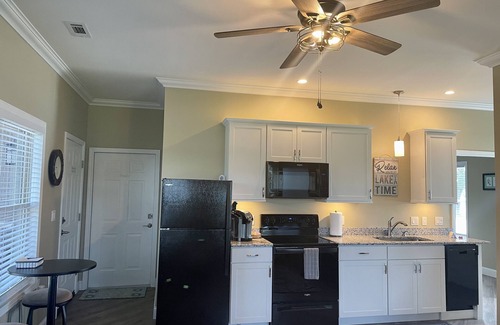 Seneca Apartment | Waterfront Lake Keowee apartment with dock