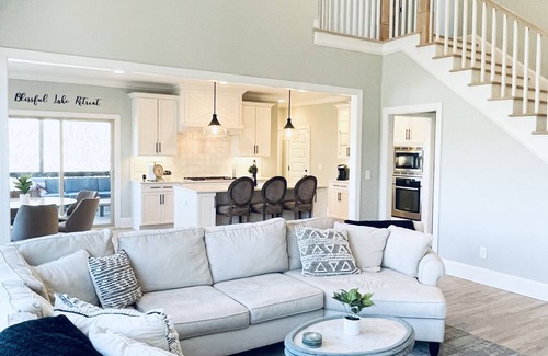 Sherrills Ford House | Waterfront Lake Norman - Sleeps 10, Hot Tub, 2kayaks, pedal boat, paddle board