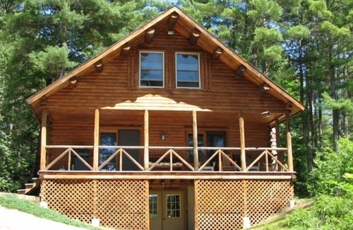 Waterford House | Waterfront Log Home on Quiet Lake - 25 Minutes -Sunday River Ski