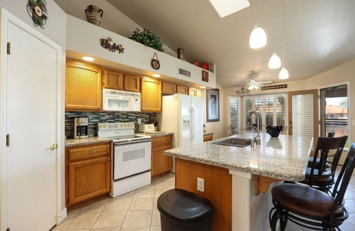 Chandler House | Waterfront luxury home in the desert!