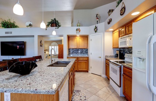 Chandler House | Waterfront luxury home in the desert!