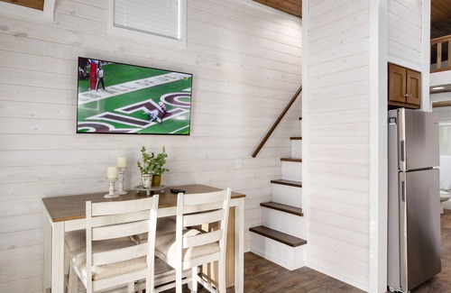 Muscle Shoals House | Waterfront Luxury Tiny Home 360 North on Wilson Lake Close to Robert Trent Jones