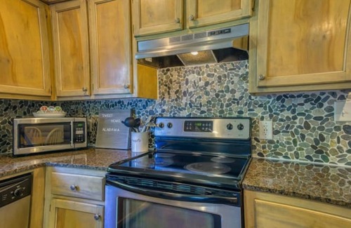 Town Creek Cabin | Waterfront Modern Cabin with Kayaks & Paddle boards. Golf Cart for Rent.