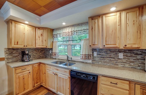 Monticello House | Waterfront Monticello Home w/Fire Pit & Deck!