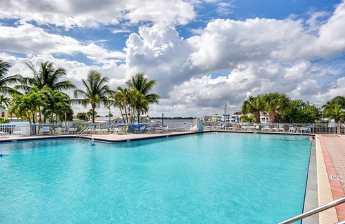 Nettles Island House | Waterfront Nettles Island Beach House: Pool Access