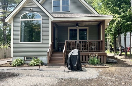 Sebago House | WATERFRONT NEWER HOME WITH A DOCK. 4 BEDROOM 2 BATH.