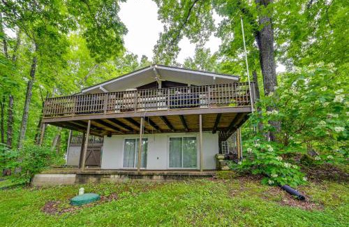 Cub Run House | Waterfront Nolin Lake Gem Guest House and Balcony
