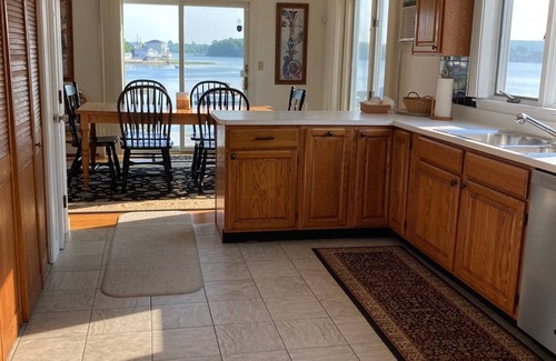 Portsmouth House | Waterfront Oasis-Dynamic Newport County: Kayaks-Fire Pit-BBQ.