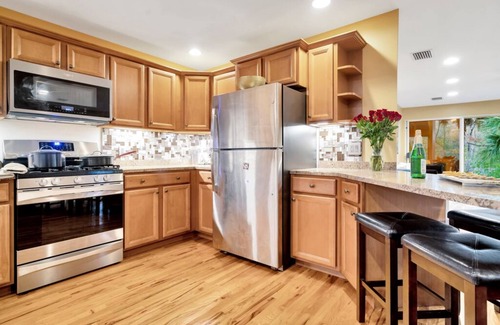 Temple Terrace House | Waterfront, oasis, family retreat, 5 minutes from theme park,