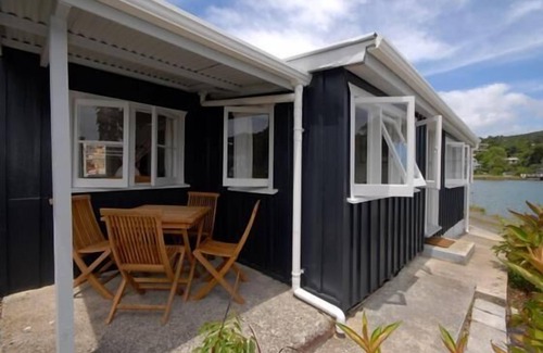 Mangonui House | Waterfront Old World Class