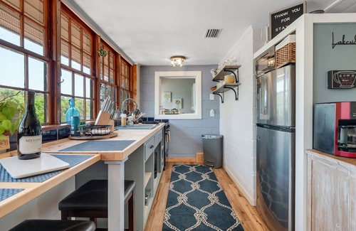 Telogia House | Waterfront on Lake Talquin - Free Kayaks - Near FSU - 2 Story Dock - Fire Pit
