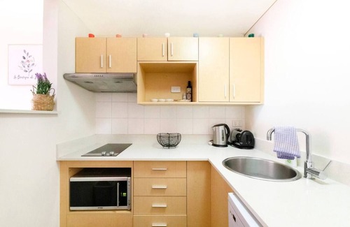 Darwin City Centre Apartment | Waterfront on the Esplanade with Tropical Pool