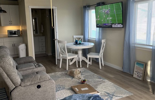 Hudson Beach Estates Apartment | Waterfront Open Concept Studio.