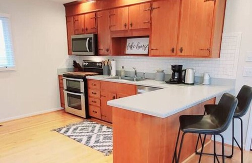 North Shore House | Waterfront, Paddle Boards/Kayaks & FirePit, Pet