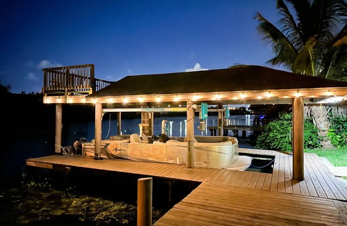 West Palm Beach House | WATERFRONT PALM BEACH 5BR/4BA HOME - PRIVATE BOAT DOCK/POOL/HOT TUB