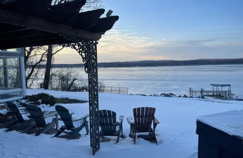Elkton House | Waterfront: Panoramic Views/Pickleball coming soon/Hot Tub/Pool/Sleeps 16