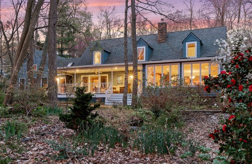 Valley Lee House | Waterfront Paradise with Pool & Hot Tub plus 4 King Beds & 4 Full baths