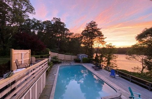 Cotuit House | waterfront-pool-large groups and families-kayaks & bikes-beach pass