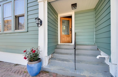 Portsmouth Apartment | Waterfront Portsmouth Apt: 1/2 Mi to Dtwn & Ferry