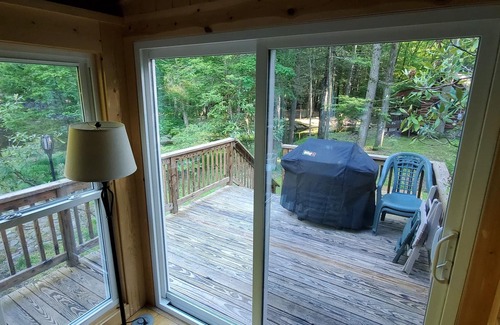 East Stroudsburg Cabin | Waterfront Private Bushkill Creek Cabin - Sleeps 6