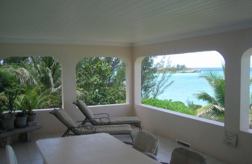 Rainbow Bay Villa | Waterfront. Private sea entry. Gazebo, Kayaks, Wifi. 300ft to Rainbow Beach