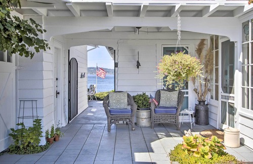 University Place House | Waterfront Puget Sound Retreat: Steps to Beach!