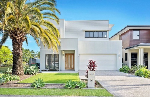 Gold Coast House | Waterfront relaxing stay
