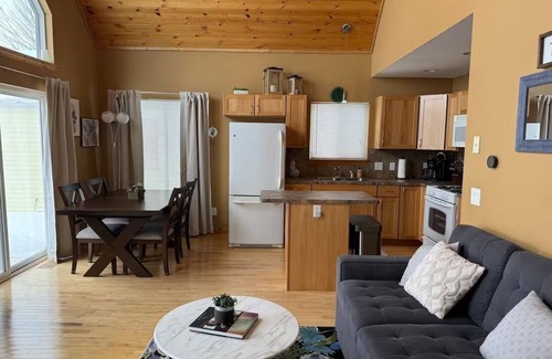 Houghton Lake House | Waterfront Retreat with AC and WiFi in Houghton Lake