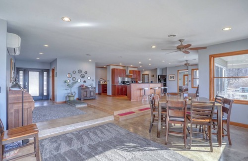 Elkton House | Waterfront Retreat for Weekends and More!