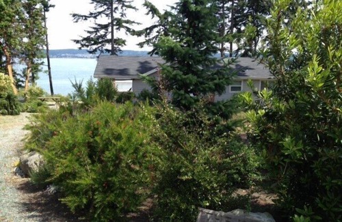 Coupeville House | Waterfront retreat with panoramic sea views