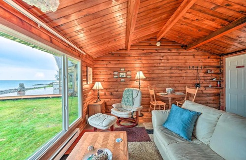 Sekiu House | Waterfront Sekiu Escape - 9 Mi to Neah Bay!