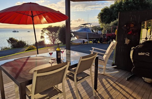 Whangarei Heads Apartment | Waterfront, self-contained, one bedroom apartment with scenic views .
