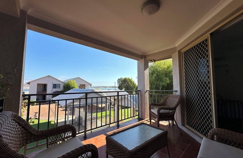 Kalbarri Villa | Waterfront | Sleeps 6 | Resort Pool | Wifi