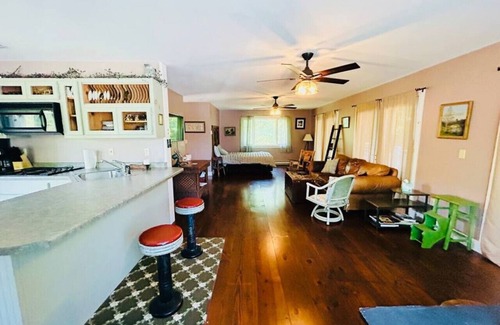 Florence House | Waterfront Splendor in the Woods.