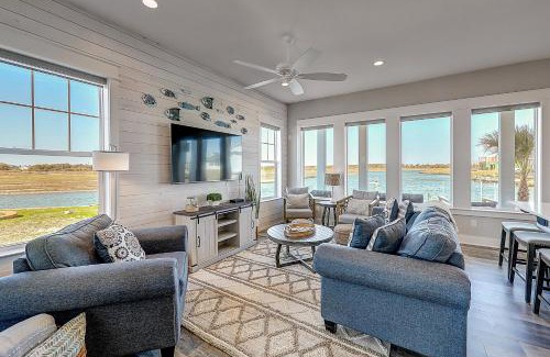 Rockport Apartment | Waterfront Villa on St Charles Bay